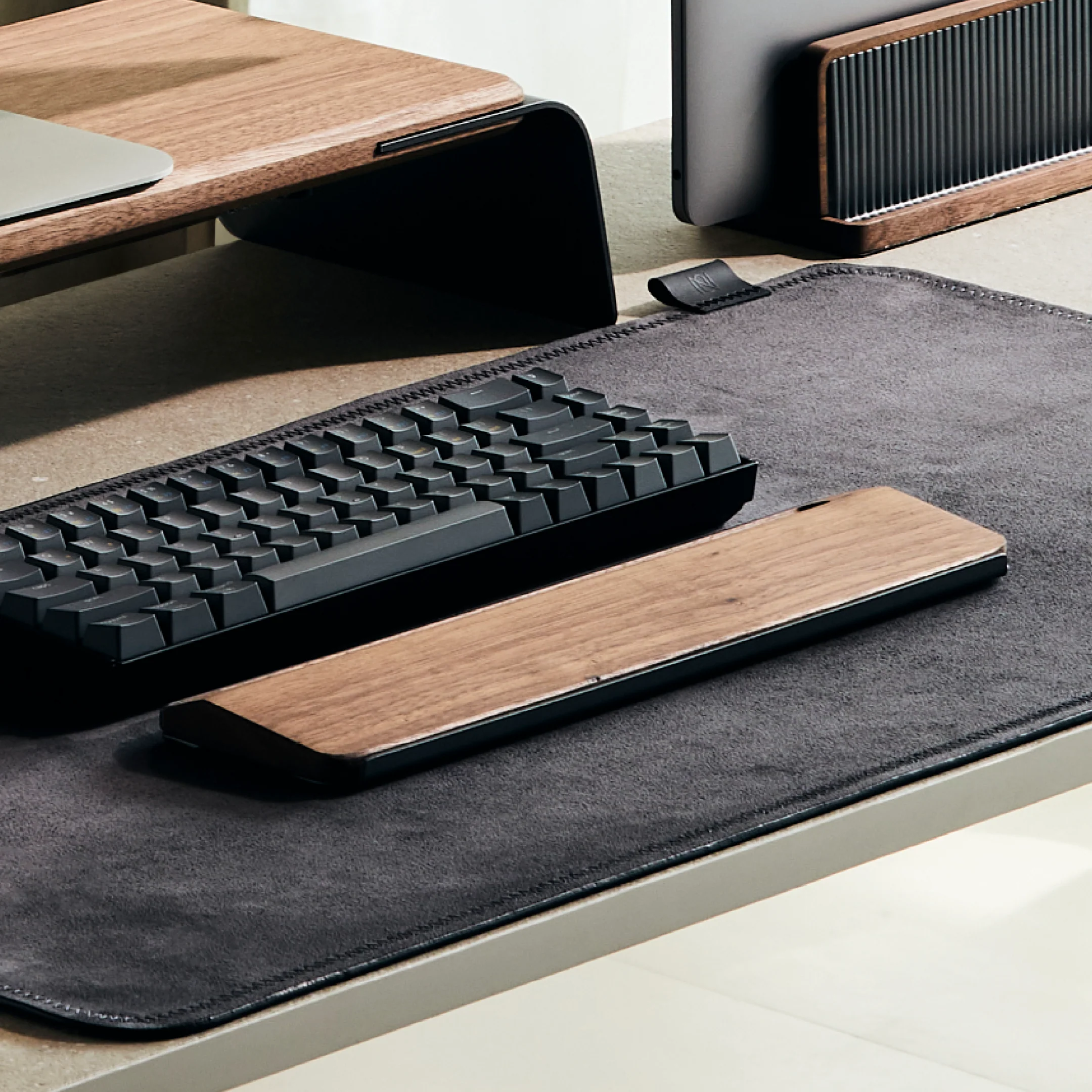 EASE KEYBOARD PALM REST - Image 23