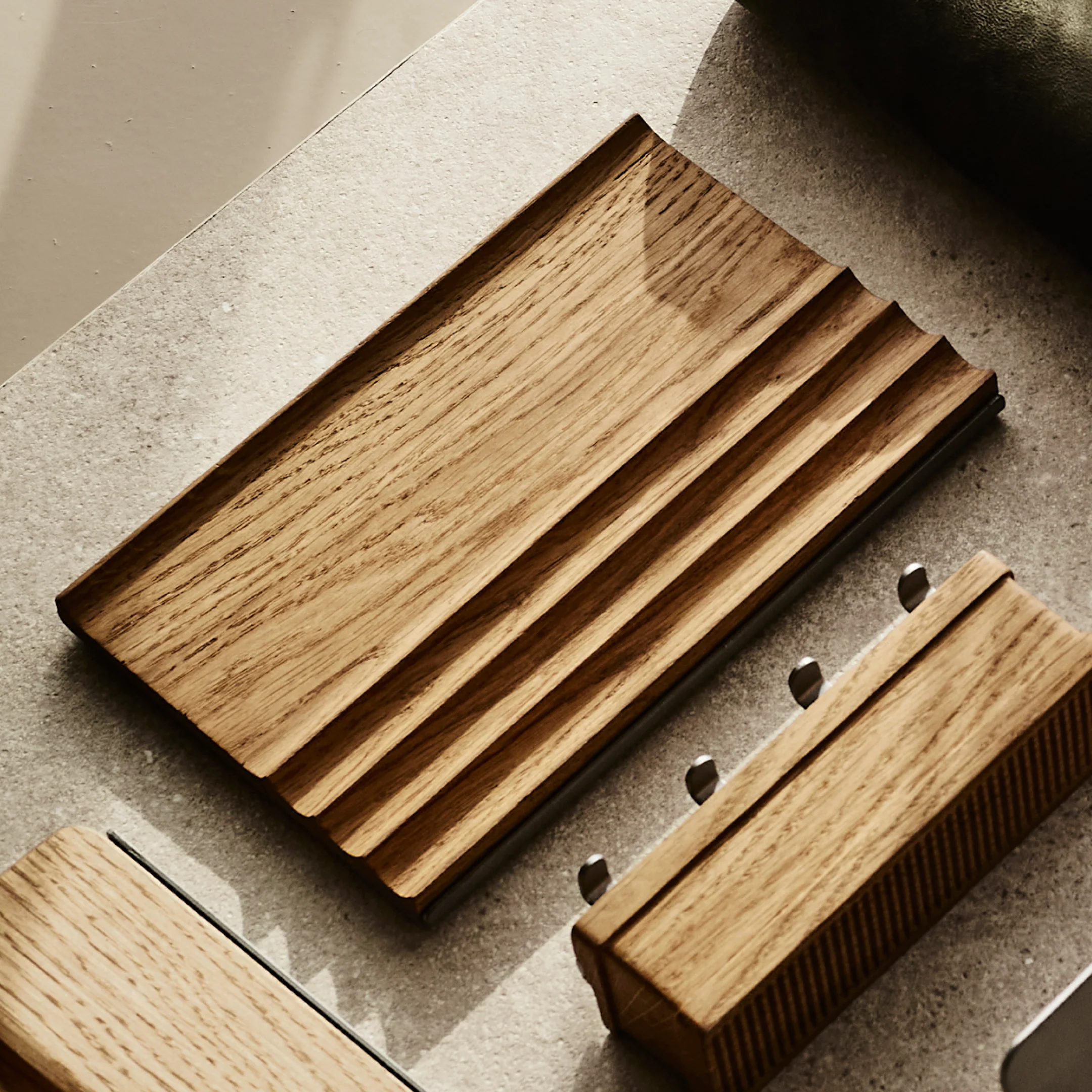 EXHIBIT DESK ORGANIZER - Image 24