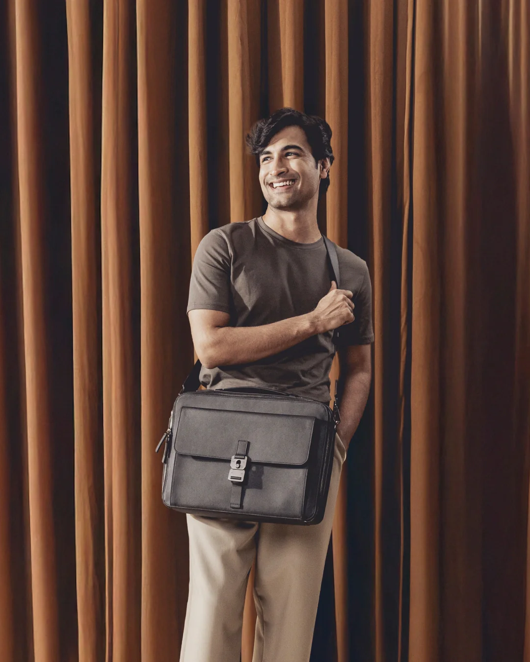 FATHOM BRIEFCASE - Image 40