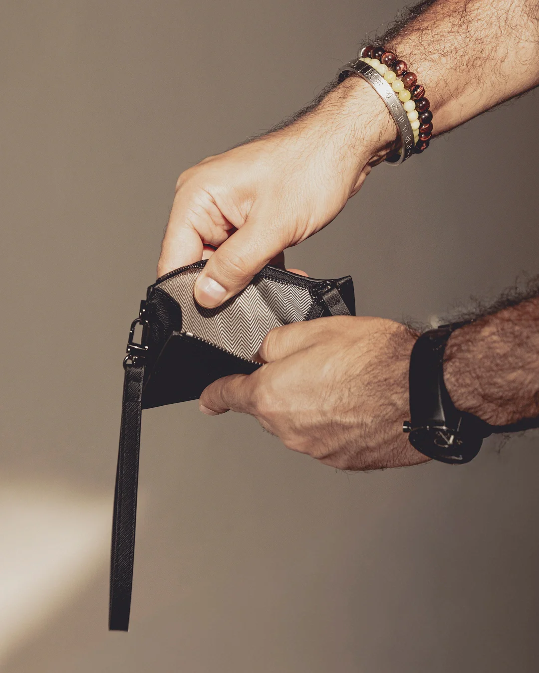 OKAN ZIPPER WALLET - Image 4