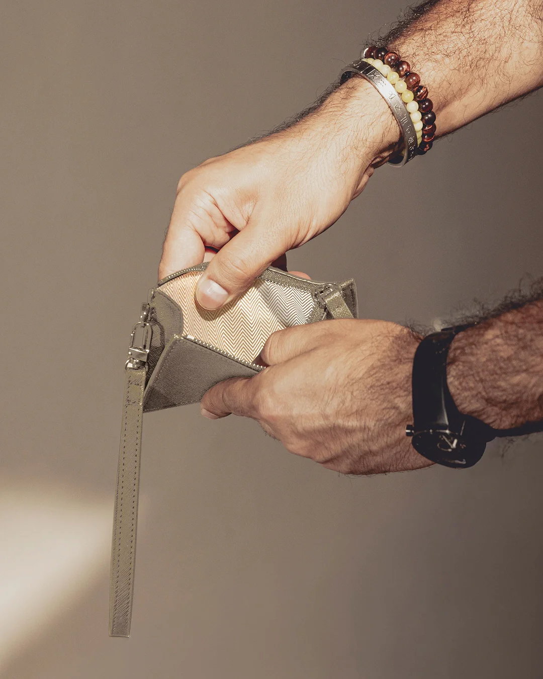 OKAN ZIPPER WALLET - Image 13