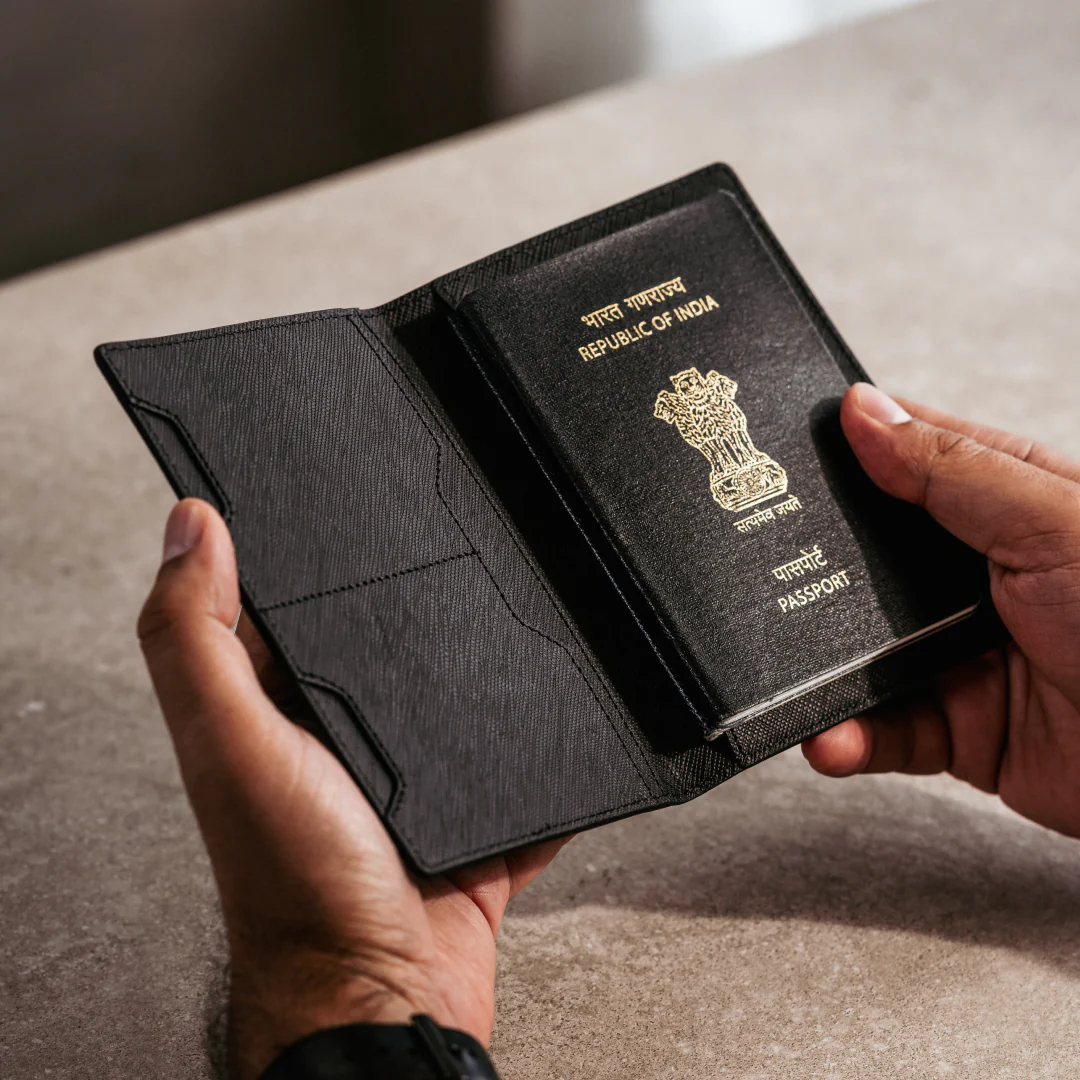 SEEK PASSPORT WALLET - Image 24
