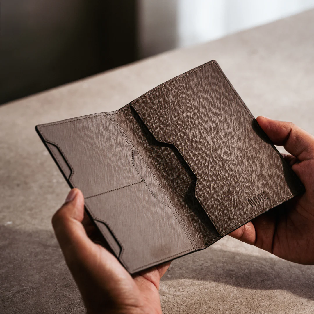 SEEK PASSPORT WALLET - Image 30